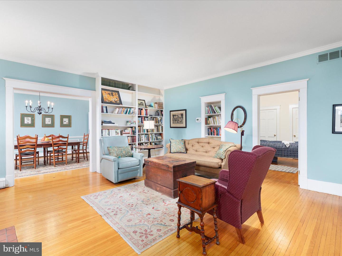 517 W LOCUST ST, WOODSTOCK, Virginia 22664, 6 Bedrooms Bedrooms, ,3 BathroomsBathrooms,Residential,For sale,517 W LOCUST ST,VASH2012792 MLS # VASH2012792