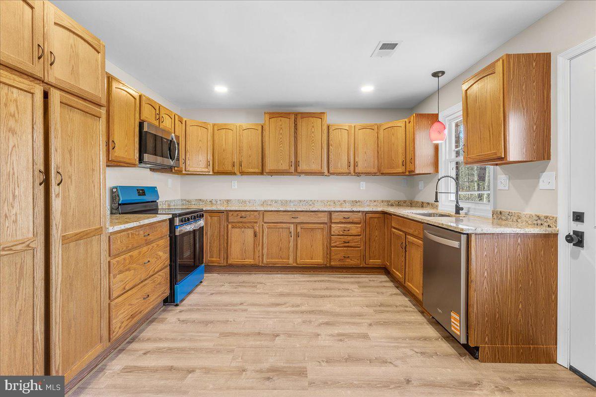 3903 SWANSON CT, FREDERICKSBURG, Virginia 22408, 4 Bedrooms Bedrooms, ,2 BathroomsBathrooms,Residential,For sale,3903 SWANSON CT,VASP2037136 MLS # VASP2037136