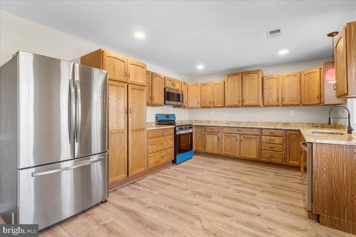 3903 SWANSON CT, FREDERICKSBURG, Virginia 22408, 4 Bedrooms Bedrooms, ,2 BathroomsBathrooms,Residential,For sale,3903 SWANSON CT,VASP2037136 MLS # VASP2037136