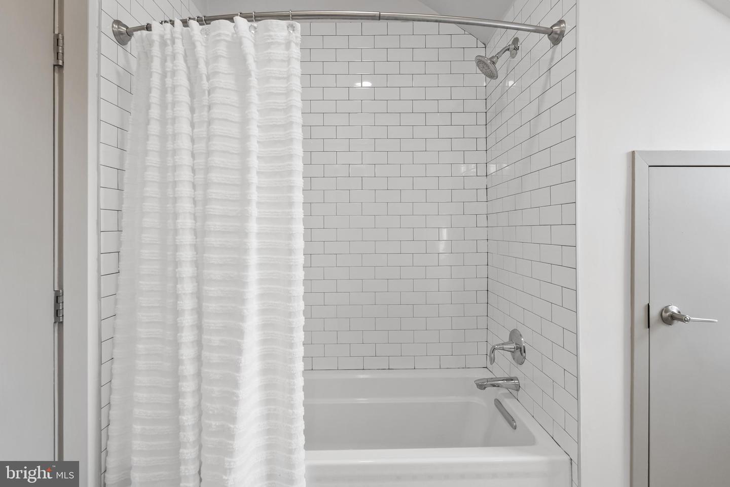 9071 POWER HOUSE RD #101, LORTON, Virginia 22079, 1 Bedroom Bedrooms, 5 Rooms Rooms,1 BathroomBathrooms,Residential,For sale,9071 POWER HOUSE RD #101,VAFX2275910 MLS # VAFX2275910