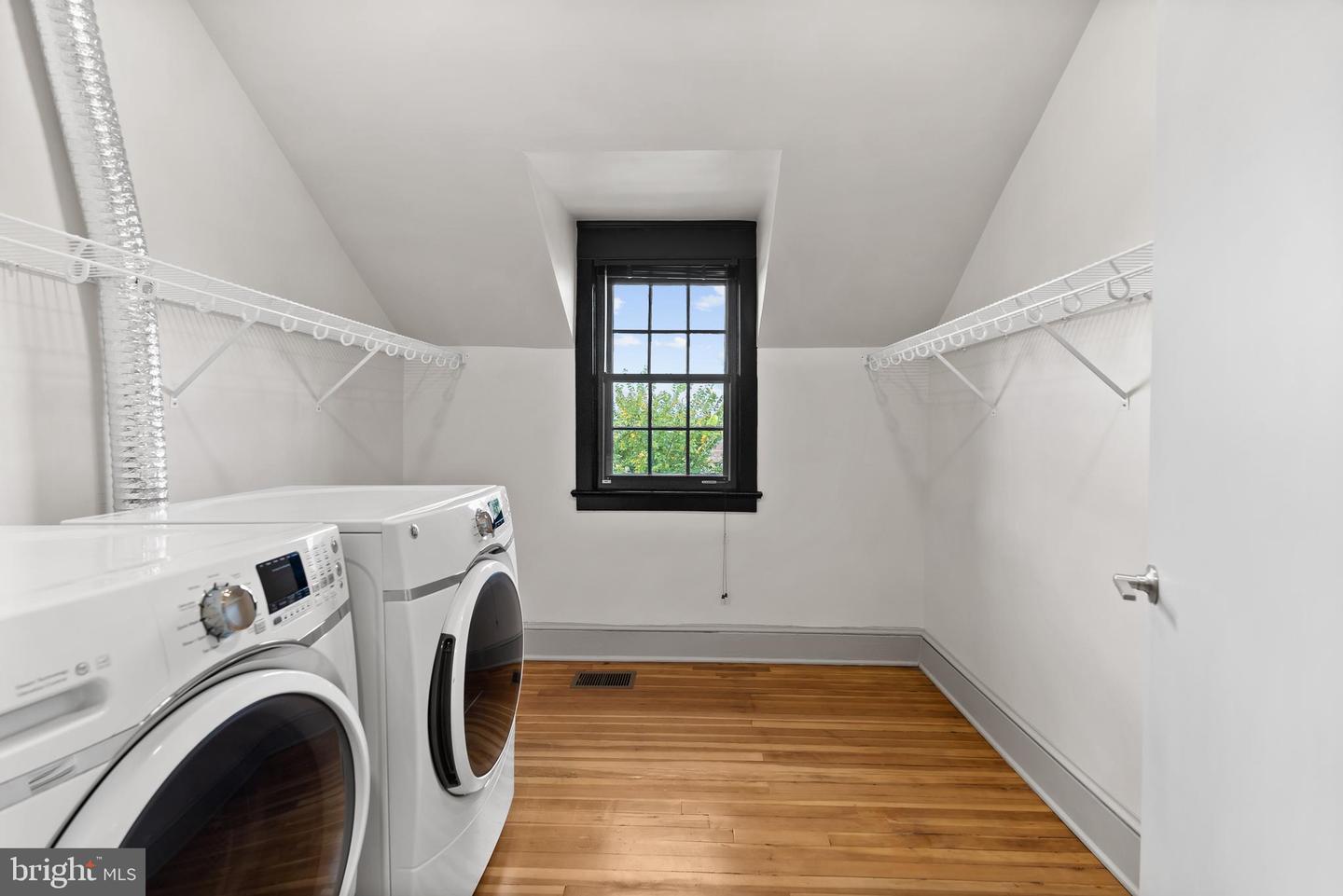 9071 POWER HOUSE RD #101, LORTON, Virginia 22079, 1 Bedroom Bedrooms, 5 Rooms Rooms,1 BathroomBathrooms,Residential,For sale,9071 POWER HOUSE RD #101,VAFX2275910 MLS # VAFX2275910