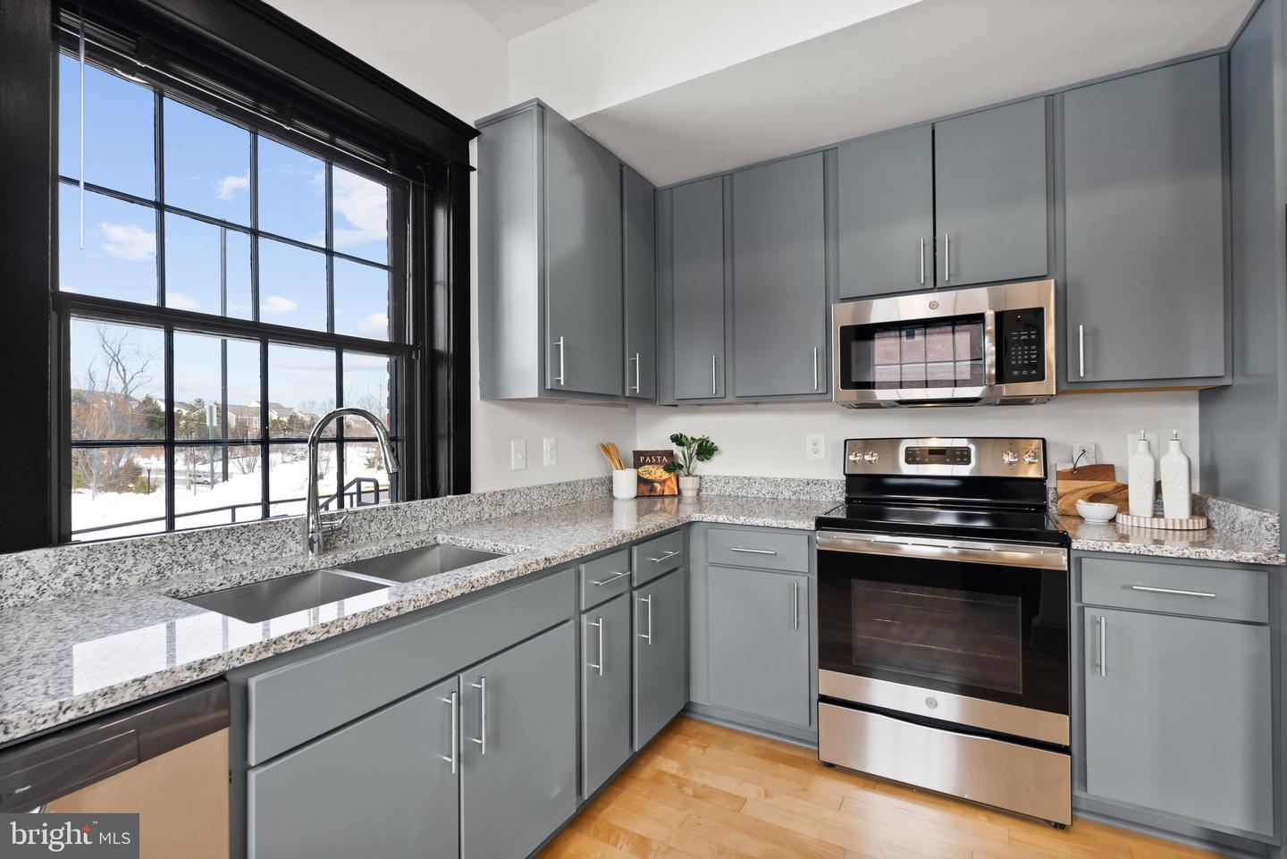 9071 POWER HOUSE RD #101, LORTON, Virginia 22079, 1 Bedroom Bedrooms, 5 Rooms Rooms,1 BathroomBathrooms,Residential,For sale,9071 POWER HOUSE RD #101,VAFX2275910 MLS # VAFX2275910