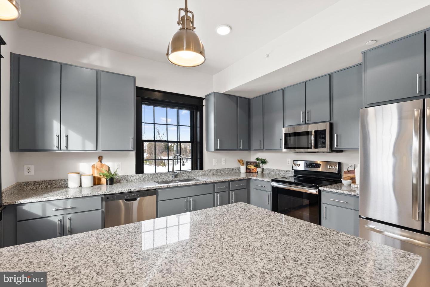 9071 POWER HOUSE RD #101, LORTON, Virginia 22079, 1 Bedroom Bedrooms, 5 Rooms Rooms,1 BathroomBathrooms,Residential,For sale,9071 POWER HOUSE RD #101,VAFX2275910 MLS # VAFX2275910