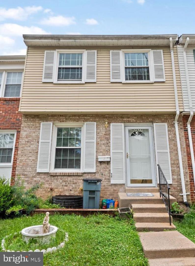 2927 PHEASANT LN, WOODBRIDGE, Virginia 22191, 4 Bedrooms Bedrooms, 6 Rooms Rooms,2 BathroomsBathrooms,Residential,For sale,2927 PHEASANT LN,VAPW2108718 MLS # VAPW2108718