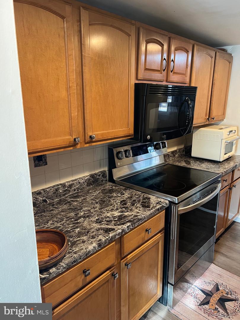 2927 PHEASANT LN, WOODBRIDGE, Virginia 22191, 4 Bedrooms Bedrooms, 6 Rooms Rooms,2 BathroomsBathrooms,Residential,For sale,2927 PHEASANT LN,VAPW2108718 MLS # VAPW2108718