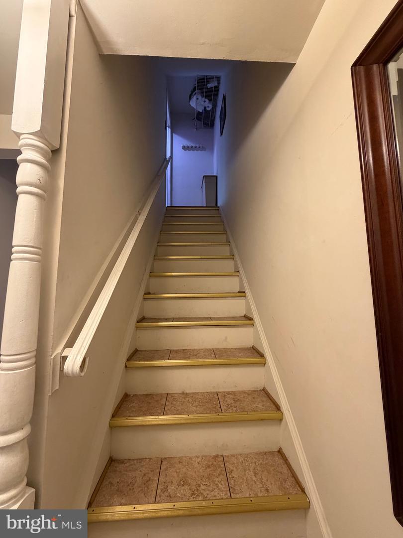 2927 PHEASANT LN, WOODBRIDGE, Virginia 22191, 4 Bedrooms Bedrooms, 6 Rooms Rooms,2 BathroomsBathrooms,Residential,For sale,2927 PHEASANT LN,VAPW2108718 MLS # VAPW2108718