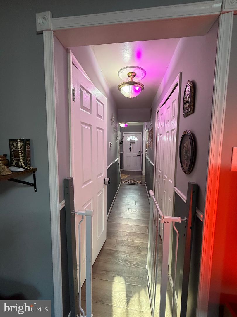 2927 PHEASANT LN, WOODBRIDGE, Virginia 22191, 4 Bedrooms Bedrooms, 6 Rooms Rooms,2 BathroomsBathrooms,Residential,For sale,2927 PHEASANT LN,VAPW2108718 MLS # VAPW2108718