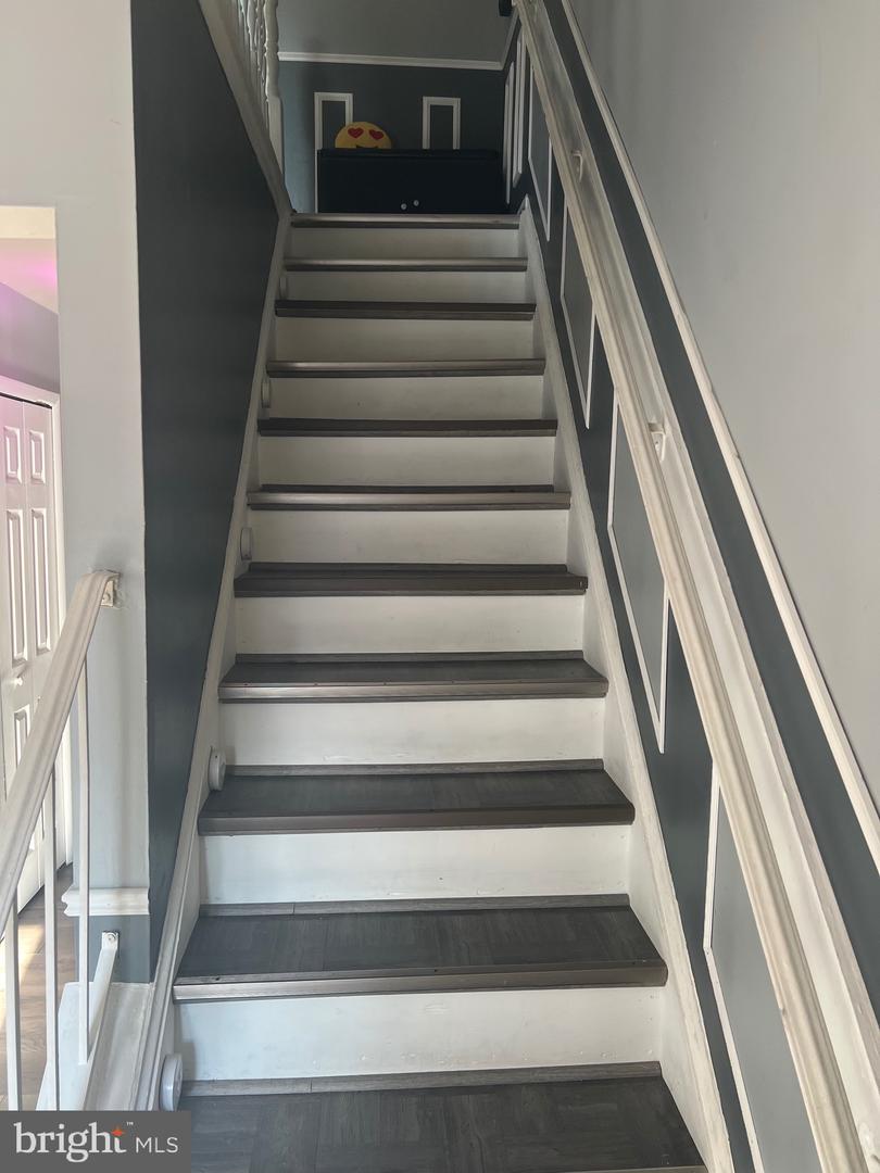 2927 PHEASANT LN, WOODBRIDGE, Virginia 22191, 4 Bedrooms Bedrooms, 6 Rooms Rooms,2 BathroomsBathrooms,Residential,For sale,2927 PHEASANT LN,VAPW2108718 MLS # VAPW2108718