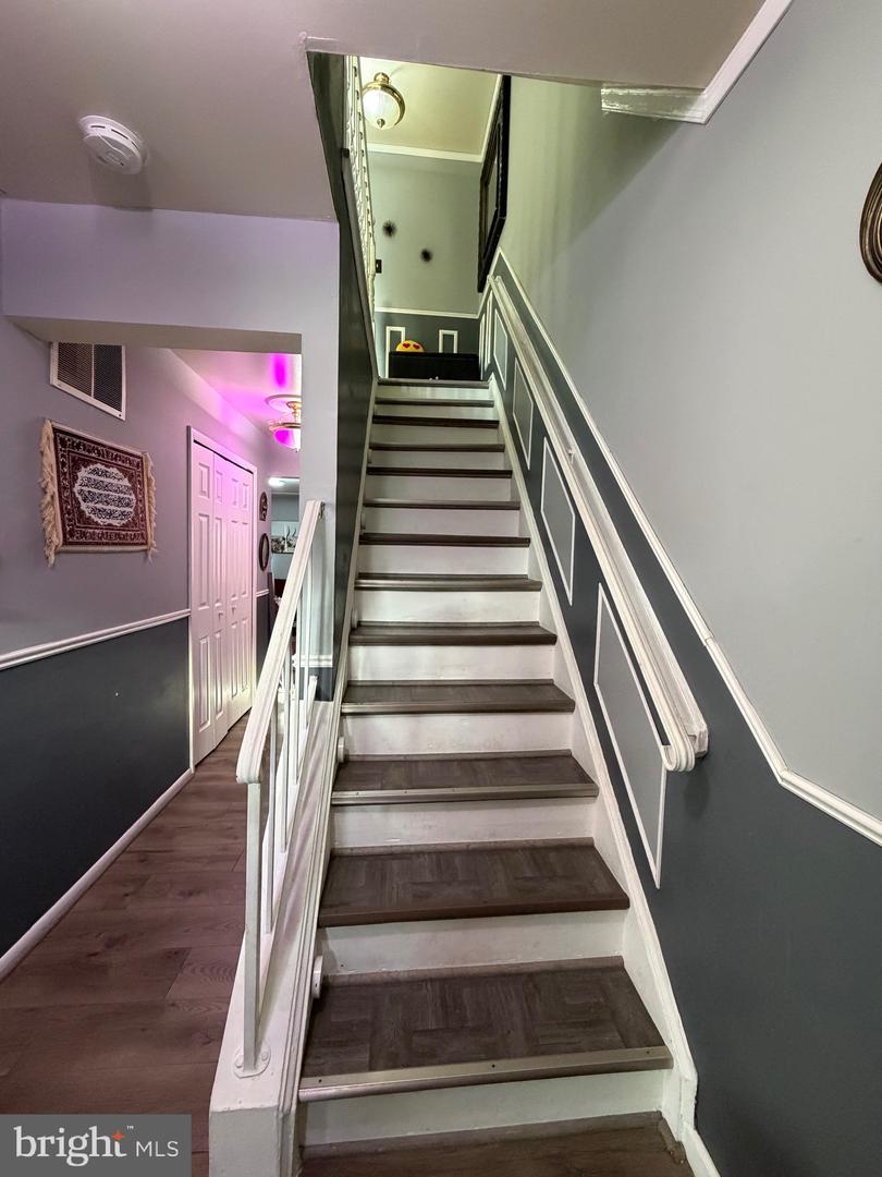 2927 PHEASANT LN, WOODBRIDGE, Virginia 22191, 4 Bedrooms Bedrooms, 6 Rooms Rooms,2 BathroomsBathrooms,Residential,For sale,2927 PHEASANT LN,VAPW2108718 MLS # VAPW2108718