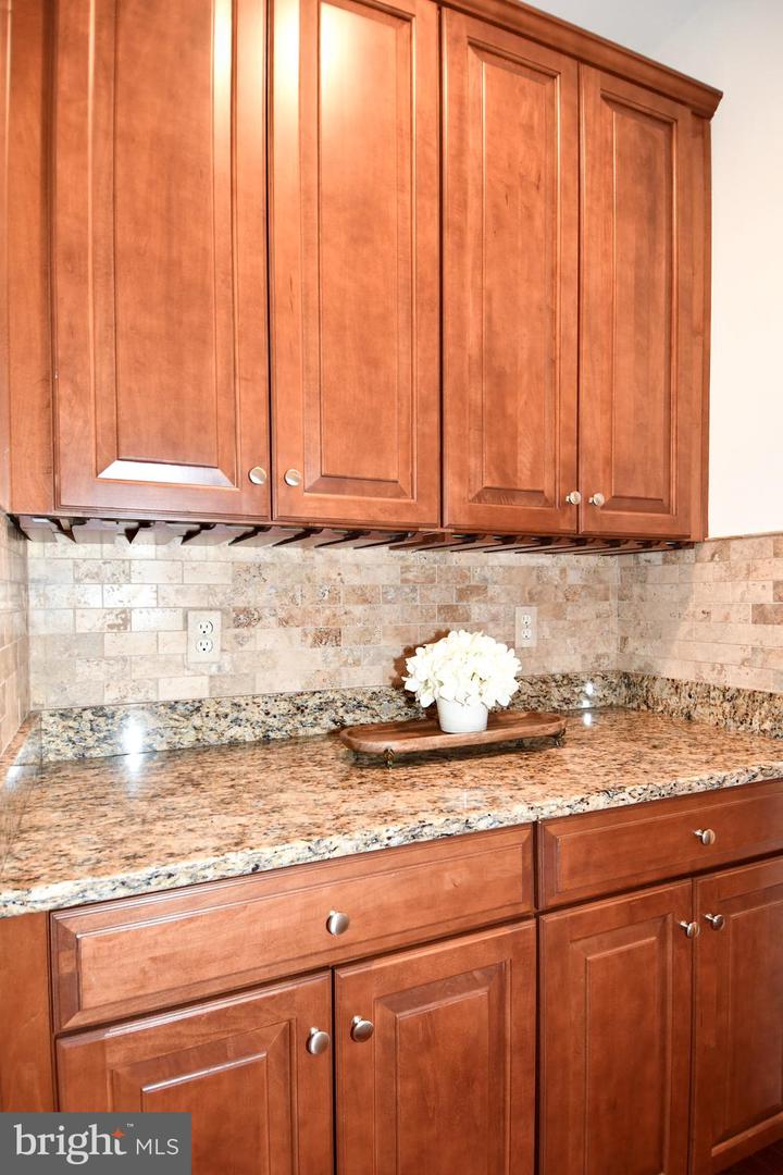 5104 HIRST VALLEY WAY, CENTREVILLE, Virginia 20120, 5 Bedrooms Bedrooms, ,4 BathroomsBathrooms,Residential,For sale,5104 HIRST VALLEY WAY,VAFX2281860 MLS # VAFX2281860