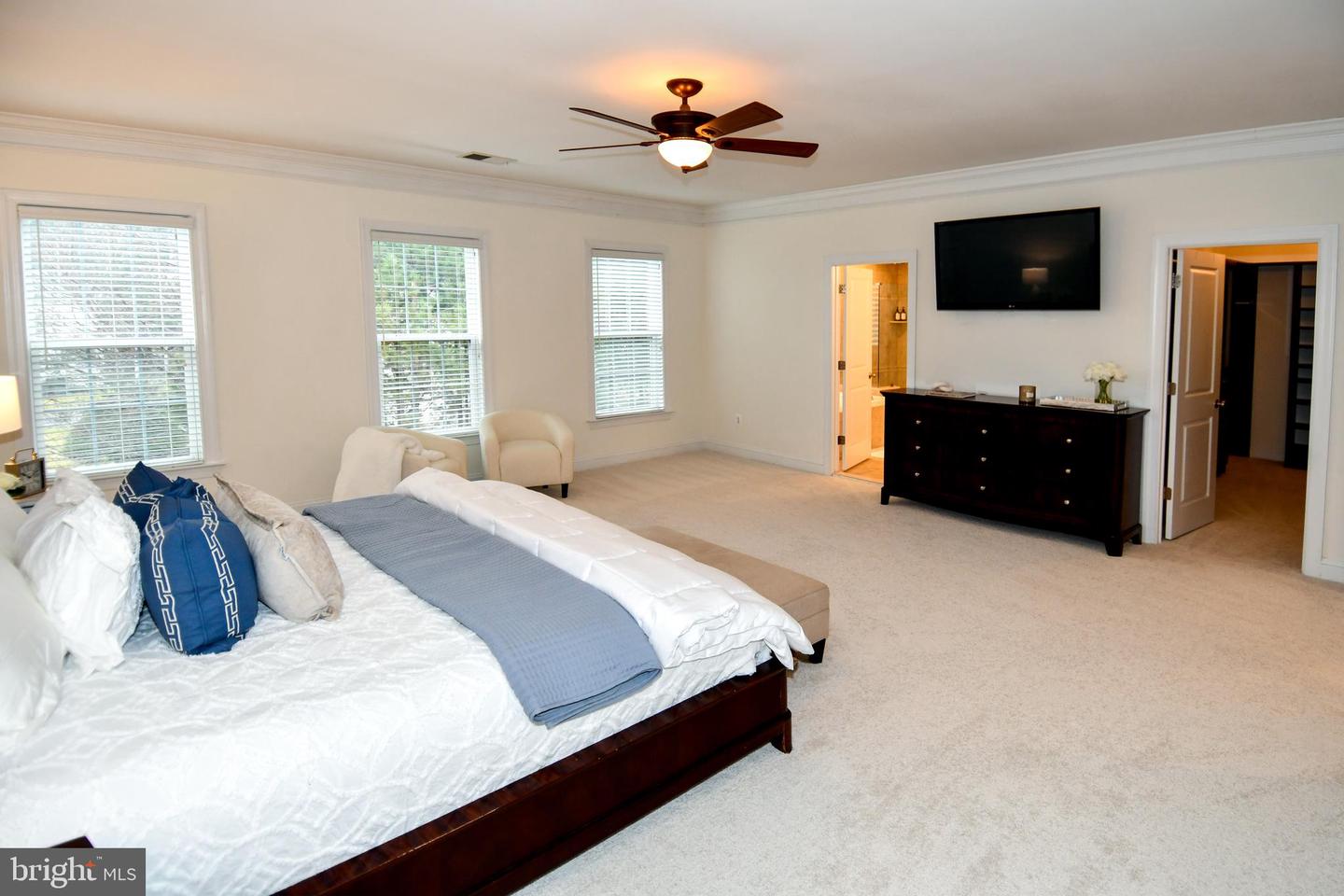 5104 HIRST VALLEY WAY, CENTREVILLE, Virginia 20120, 5 Bedrooms Bedrooms, ,4 BathroomsBathrooms,Residential,For sale,5104 HIRST VALLEY WAY,VAFX2281860 MLS # VAFX2281860