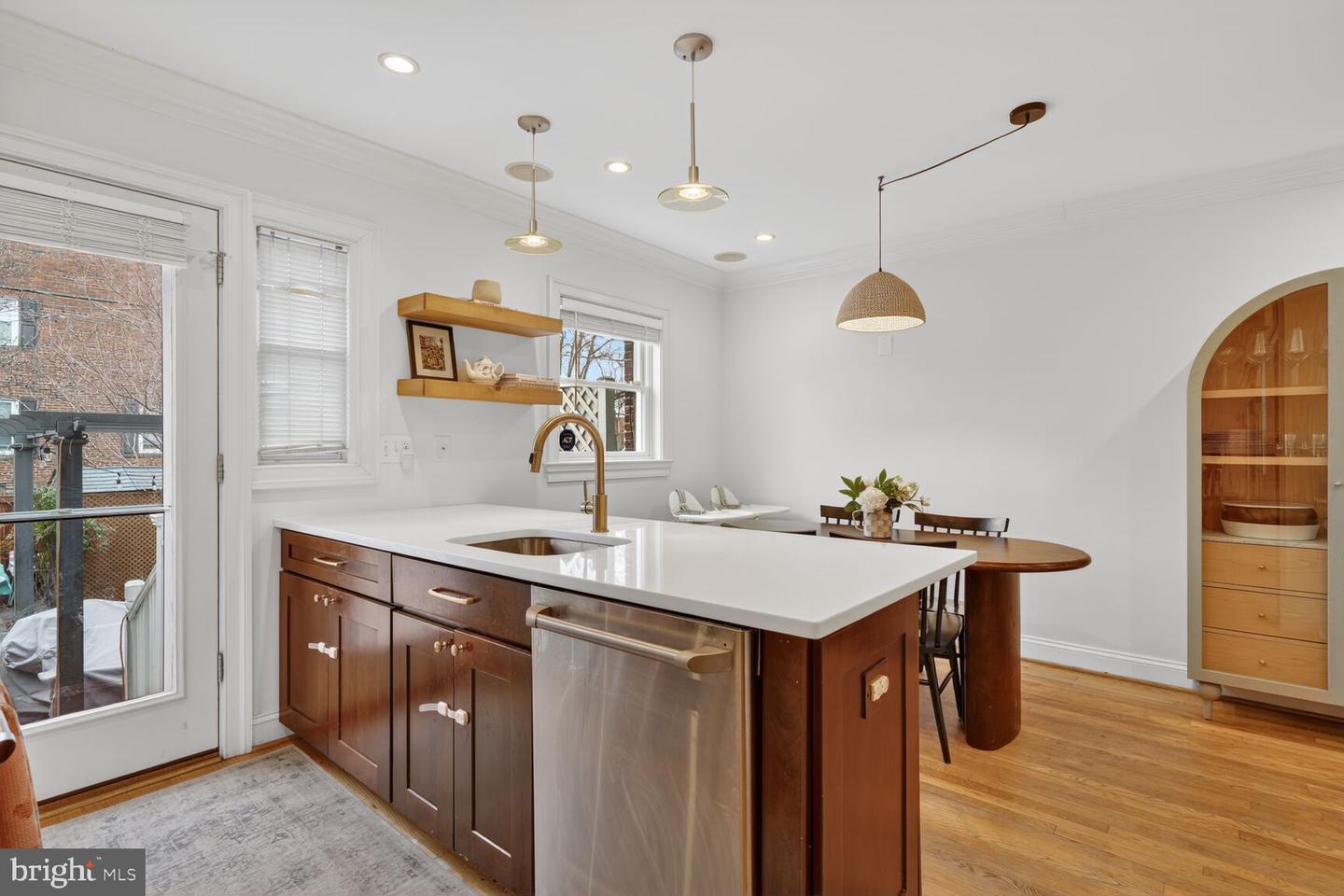 1014 COLONIAL AVE, ALEXANDRIA, Virginia 22314, 3 Bedrooms Bedrooms, ,2 BathroomsBathrooms,Residential,For sale,1014 COLONIAL AVE,VAAX2052744 MLS # VAAX2052744