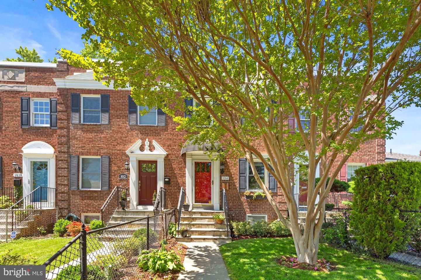 1014 COLONIAL AVE, ALEXANDRIA, Virginia 22314, 3 Bedrooms Bedrooms, ,2 BathroomsBathrooms,Residential,For sale,1014 COLONIAL AVE,VAAX2052744 MLS # VAAX2052744