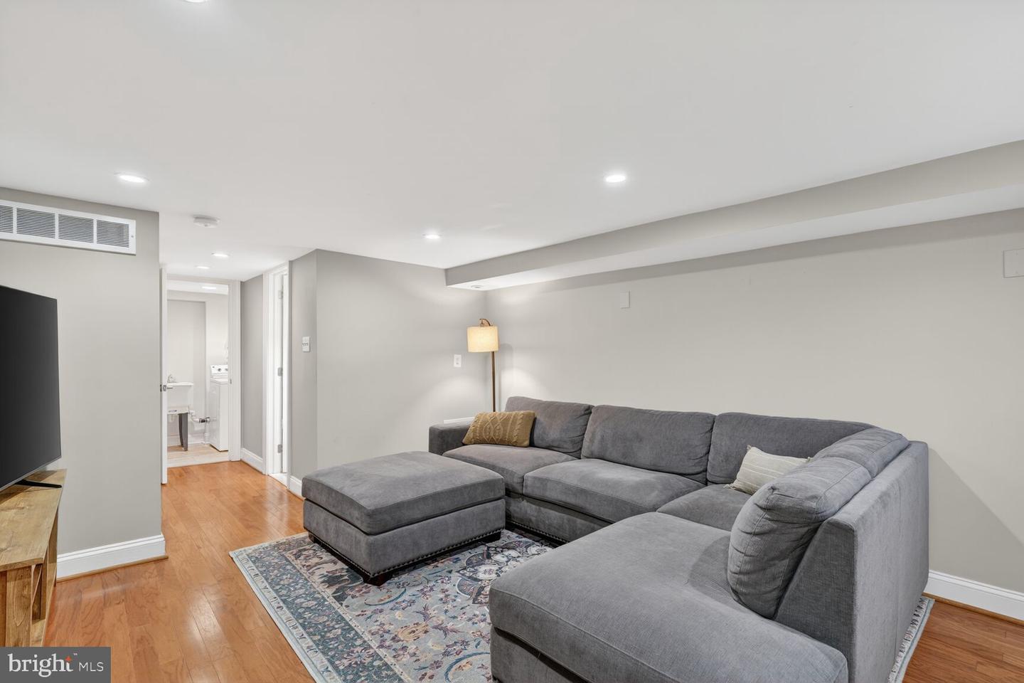 1014 COLONIAL AVE, ALEXANDRIA, Virginia 22314, 3 Bedrooms Bedrooms, ,2 BathroomsBathrooms,Residential,For sale,1014 COLONIAL AVE,VAAX2052744 MLS # VAAX2052744