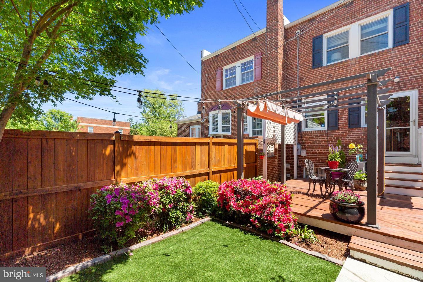 1014 COLONIAL AVE, ALEXANDRIA, Virginia 22314, 3 Bedrooms Bedrooms, ,2 BathroomsBathrooms,Residential,For sale,1014 COLONIAL AVE,VAAX2052744 MLS # VAAX2052744