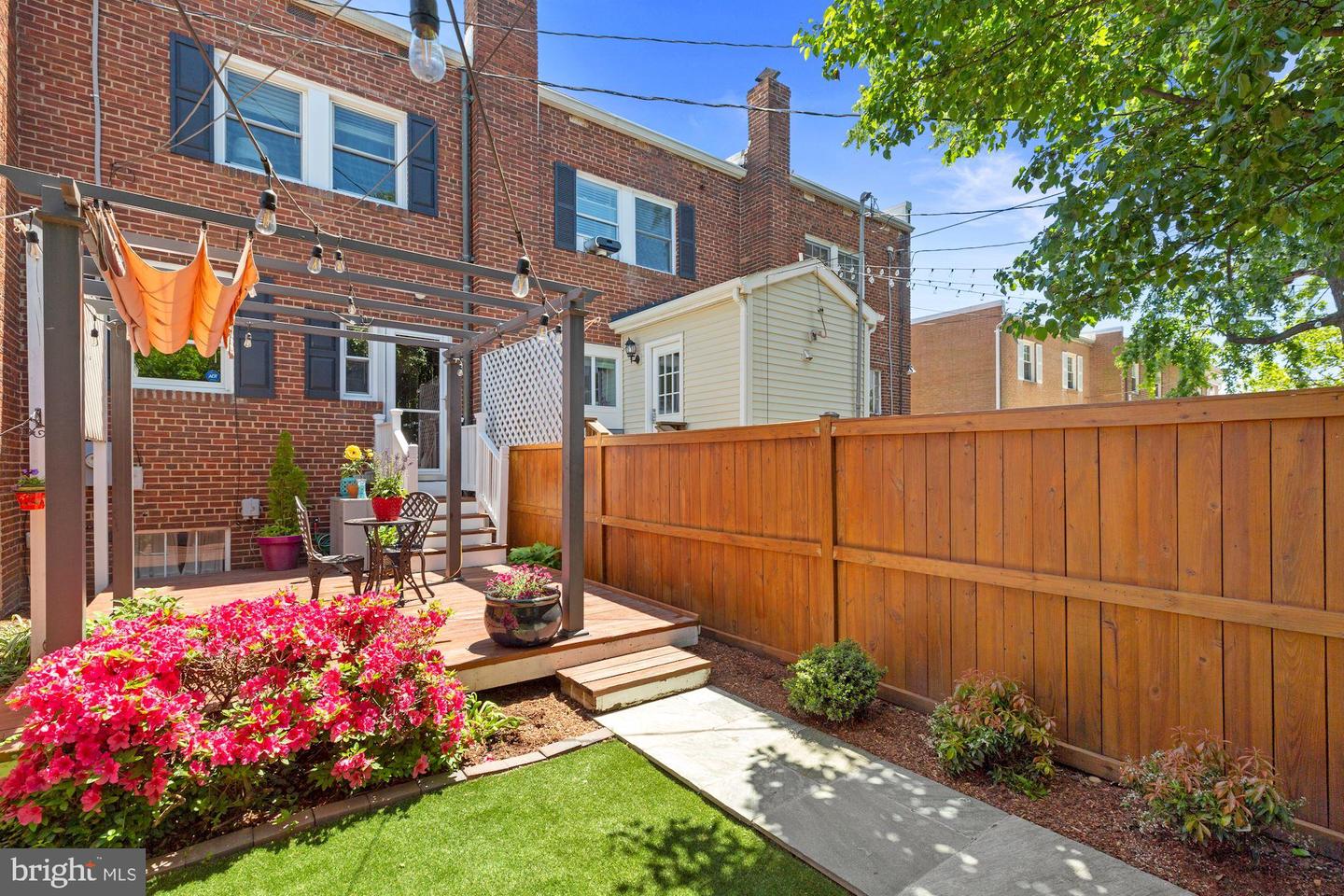 1014 COLONIAL AVE, ALEXANDRIA, Virginia 22314, 3 Bedrooms Bedrooms, ,2 BathroomsBathrooms,Residential,For sale,1014 COLONIAL AVE,VAAX2052744 MLS # VAAX2052744