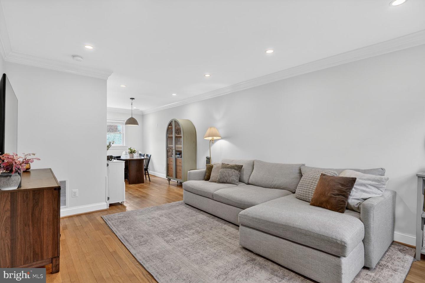 1014 COLONIAL AVE, ALEXANDRIA, Virginia 22314, 3 Bedrooms Bedrooms, ,2 BathroomsBathrooms,Residential,For sale,1014 COLONIAL AVE,VAAX2052744 MLS # VAAX2052744