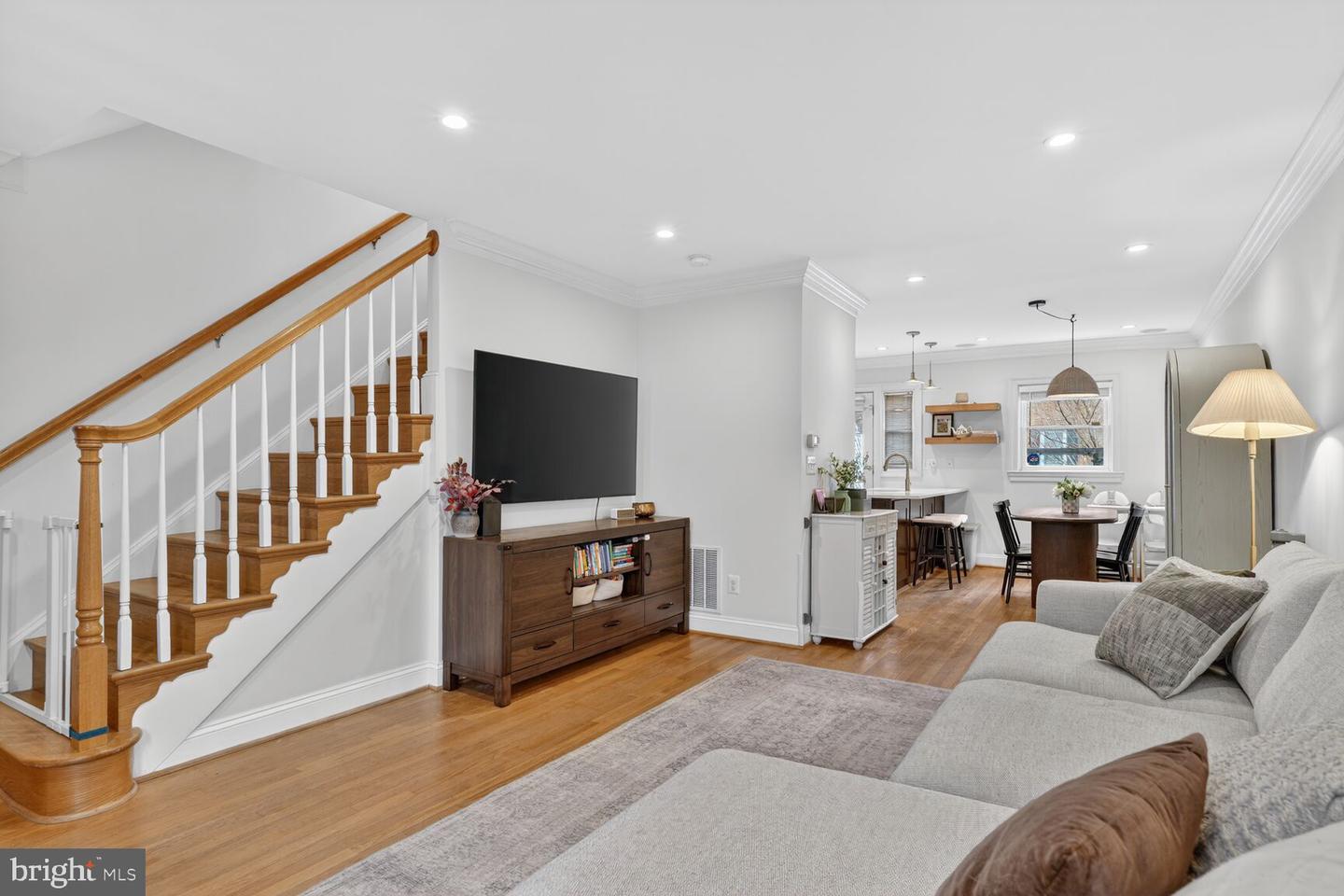 1014 COLONIAL AVE, ALEXANDRIA, Virginia 22314, 3 Bedrooms Bedrooms, ,2 BathroomsBathrooms,Residential,For sale,1014 COLONIAL AVE,VAAX2052744 MLS # VAAX2052744