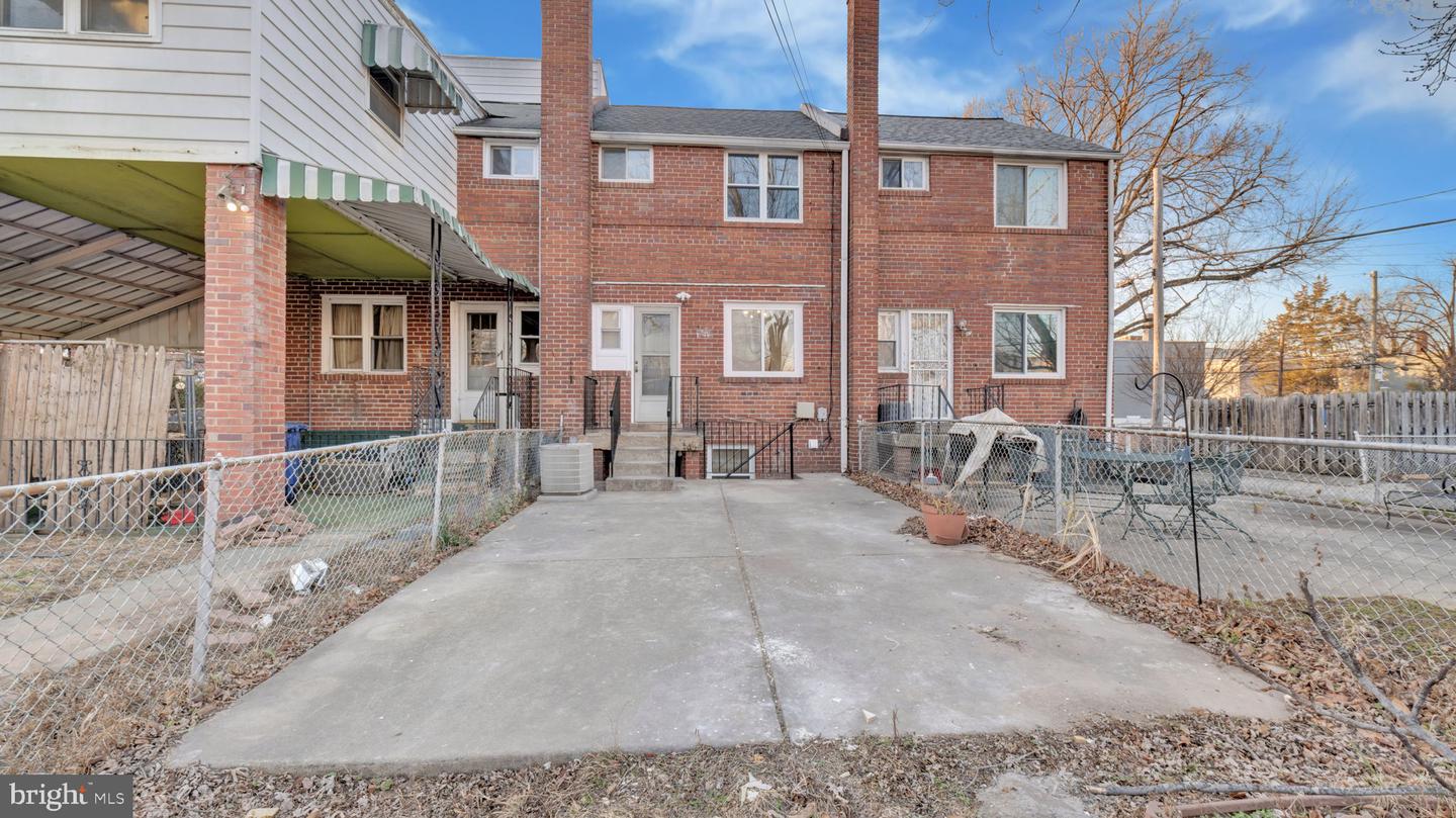 818 51ST ST SE, WASHINGTON, District Of Columbia 20019, ,Residential,For sale,818 51ST ST SE,DCDC2242076 MLS # DCDC2242076