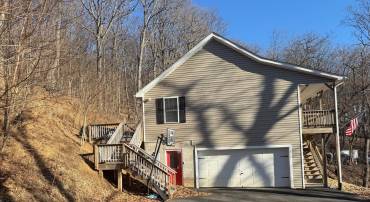 1157 GRANNY SMITH RD, LINDEN, Virginia 22642, 3 Bedrooms Bedrooms, 7 Rooms Rooms,3 BathroomsBathrooms,Residential,For sale,1157 GRANNY SMITH RD,VAWR2013180 MLS # VAWR2013180
