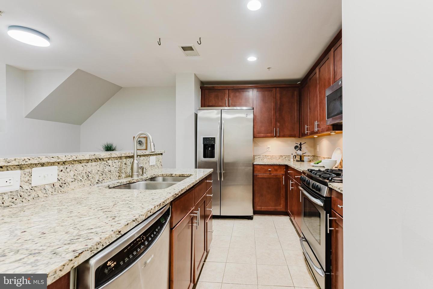 12468-A LIBERTY BRIDGE RD, FAIRFAX, Virginia 22033, 2 Bedrooms Bedrooms, ,2 BathroomsBathrooms,Residential,For sale,12468-A LIBERTY BRIDGE RD,VAFX2286808 MLS # VAFX2286808