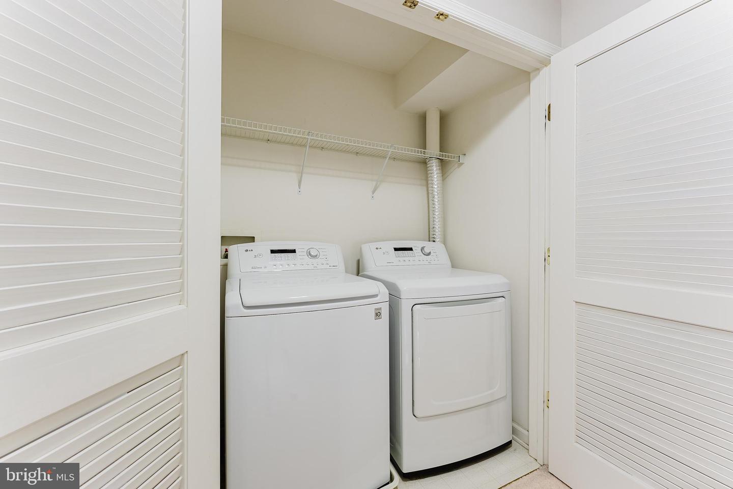 12468-A LIBERTY BRIDGE RD, FAIRFAX, Virginia 22033, 2 Bedrooms Bedrooms, ,2 BathroomsBathrooms,Residential,For sale,12468-A LIBERTY BRIDGE RD,VAFX2286808 MLS # VAFX2286808