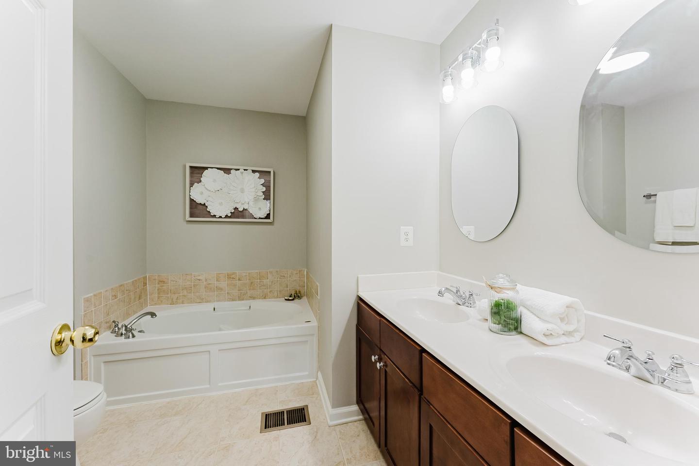 12468-A LIBERTY BRIDGE RD, FAIRFAX, Virginia 22033, 2 Bedrooms Bedrooms, ,2 BathroomsBathrooms,Residential,For sale,12468-A LIBERTY BRIDGE RD,VAFX2286808 MLS # VAFX2286808