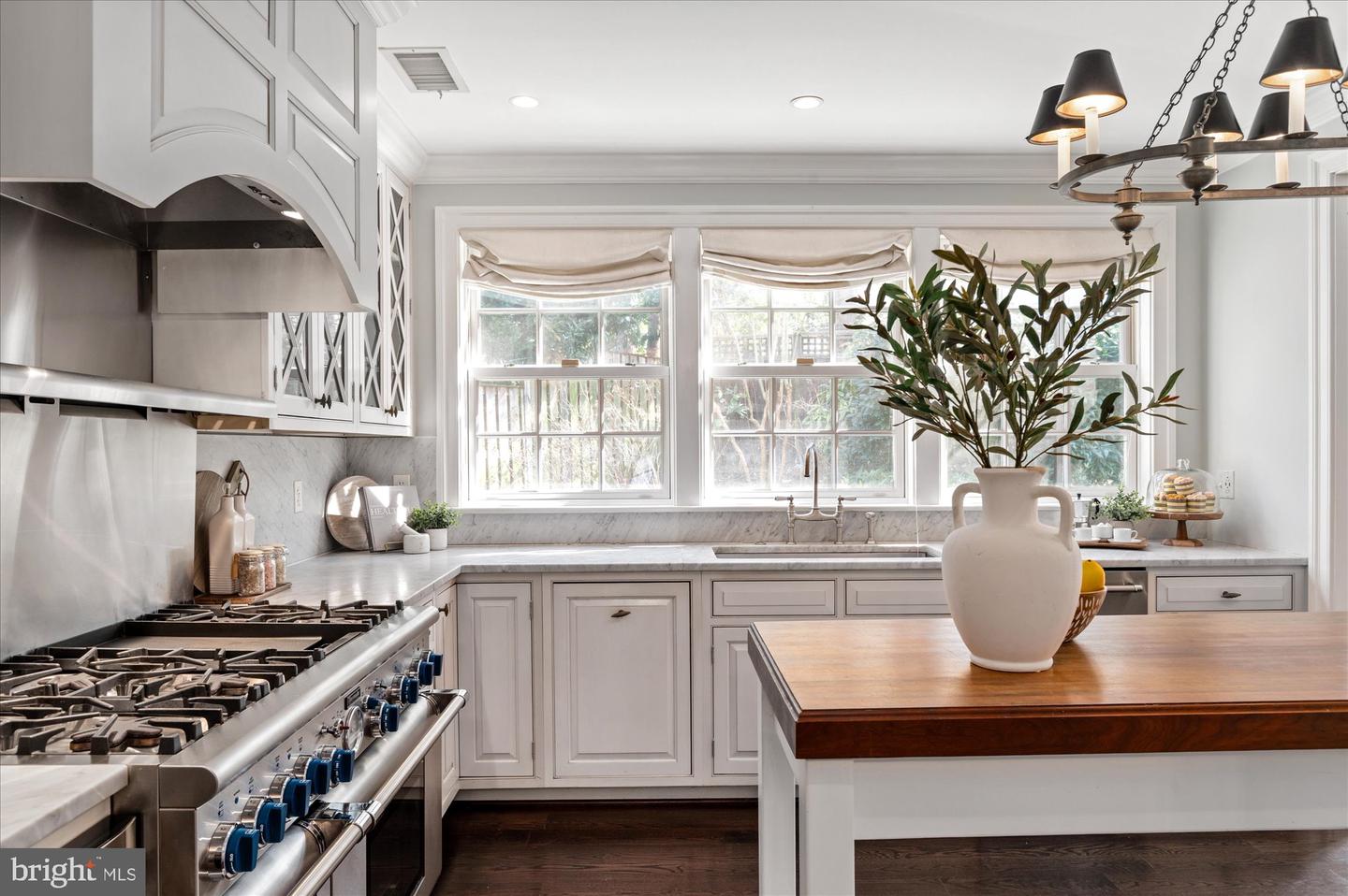 4221 FORDHAM RD NW, WASHINGTON, District Of Columbia 20016, 4 Bedrooms Bedrooms, ,4 BathroomsBathrooms,Residential,For sale,4221 FORDHAM RD NW,DCDC2243216 MLS # DCDC2243216