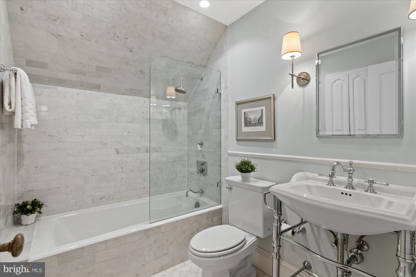 4221 FORDHAM RD NW, WASHINGTON, District Of Columbia 20016, 4 Bedrooms Bedrooms, ,4 BathroomsBathrooms,Residential,For sale,4221 FORDHAM RD NW,DCDC2243216 MLS # DCDC2243216