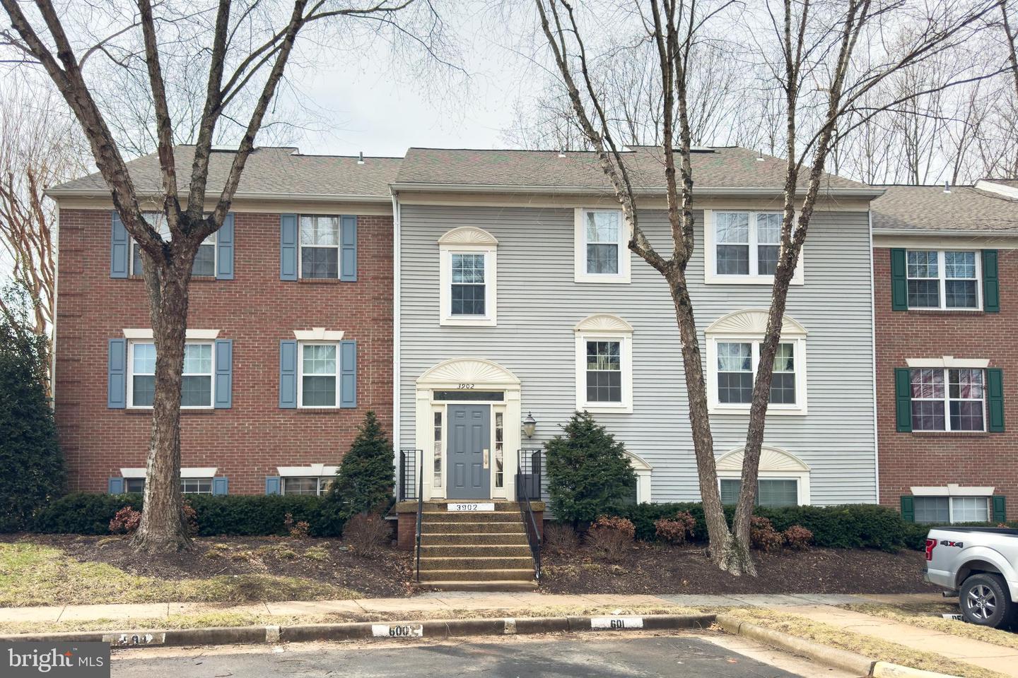 3902 GOLF TEE CT #101, FAIRFAX, Virginia 22033, 3 Bedrooms Bedrooms, ,2 BathroomsBathrooms,Residential,For sale,3902 GOLF TEE CT #101,VAFX2287592 MLS # VAFX2287592