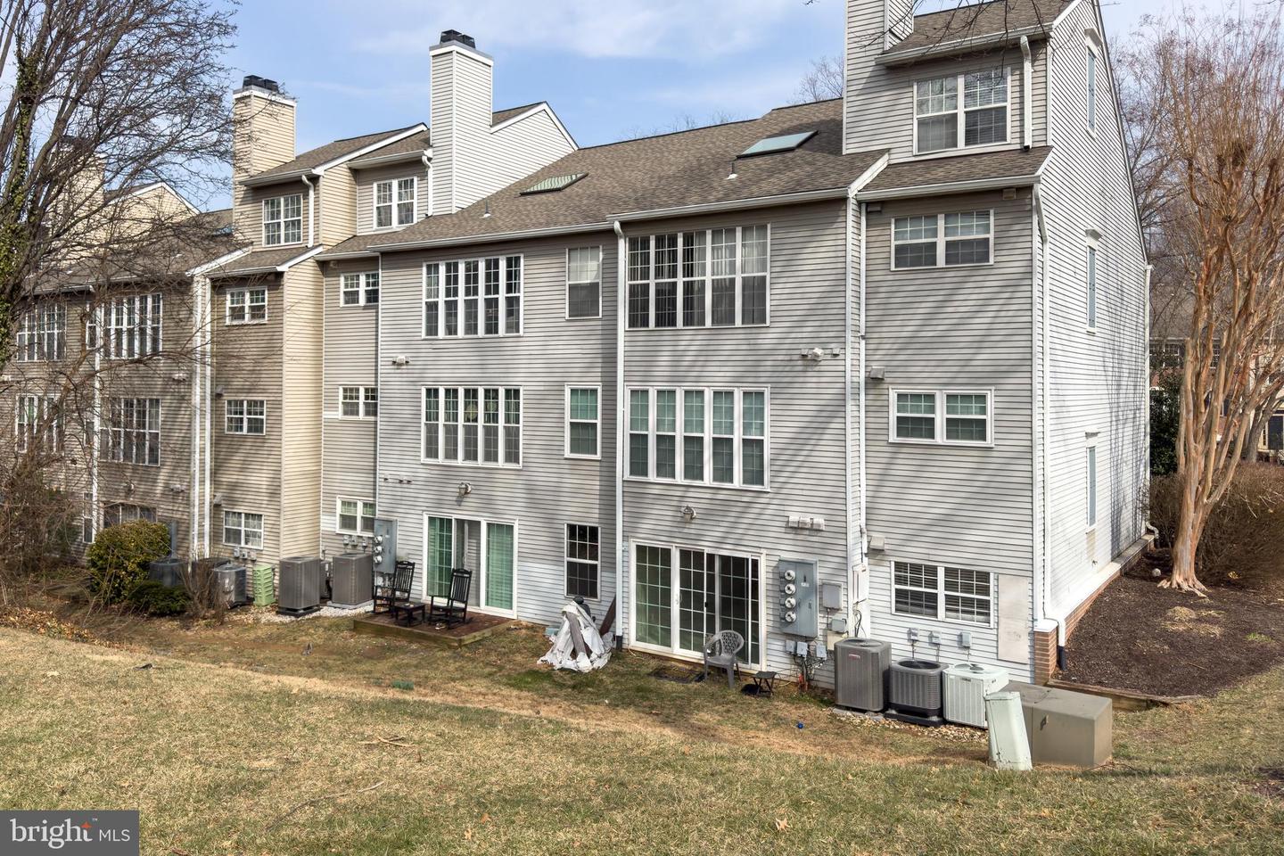 3902 GOLF TEE CT #101, FAIRFAX, Virginia 22033, 3 Bedrooms Bedrooms, ,2 BathroomsBathrooms,Residential,For sale,3902 GOLF TEE CT #101,VAFX2287592 MLS # VAFX2287592