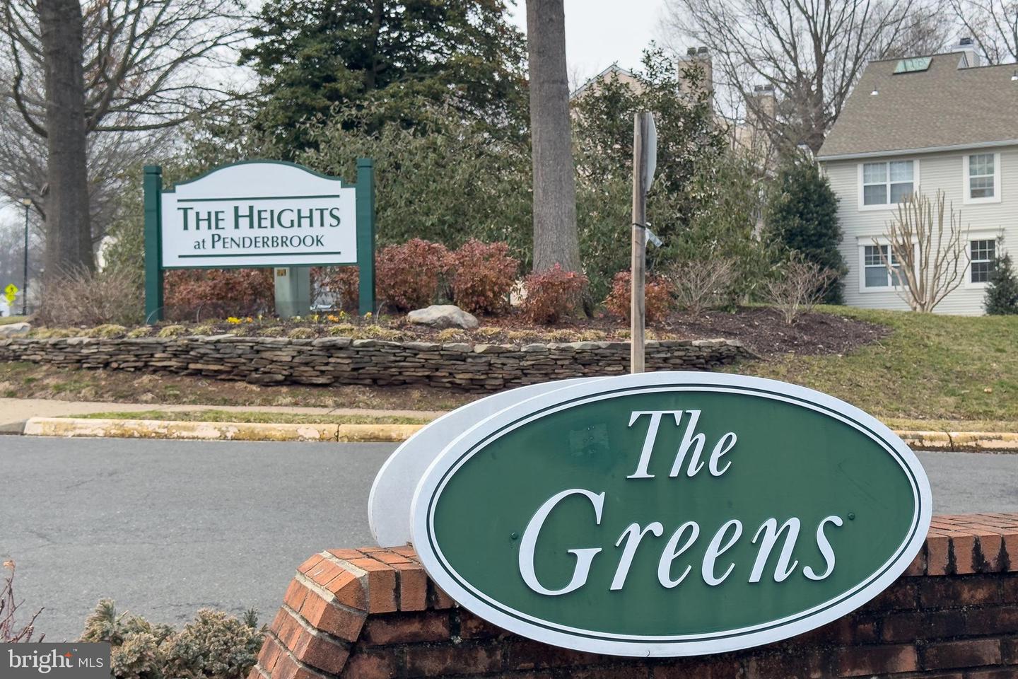 3902 GOLF TEE CT #101, FAIRFAX, Virginia 22033, 3 Bedrooms Bedrooms, ,2 BathroomsBathrooms,Residential,For sale,3902 GOLF TEE CT #101,VAFX2287592 MLS # VAFX2287592