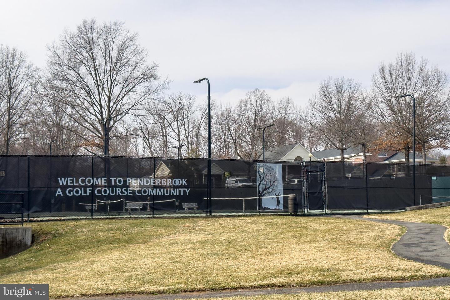 3902 GOLF TEE CT #101, FAIRFAX, Virginia 22033, 3 Bedrooms Bedrooms, ,2 BathroomsBathrooms,Residential,For sale,3902 GOLF TEE CT #101,VAFX2287592 MLS # VAFX2287592