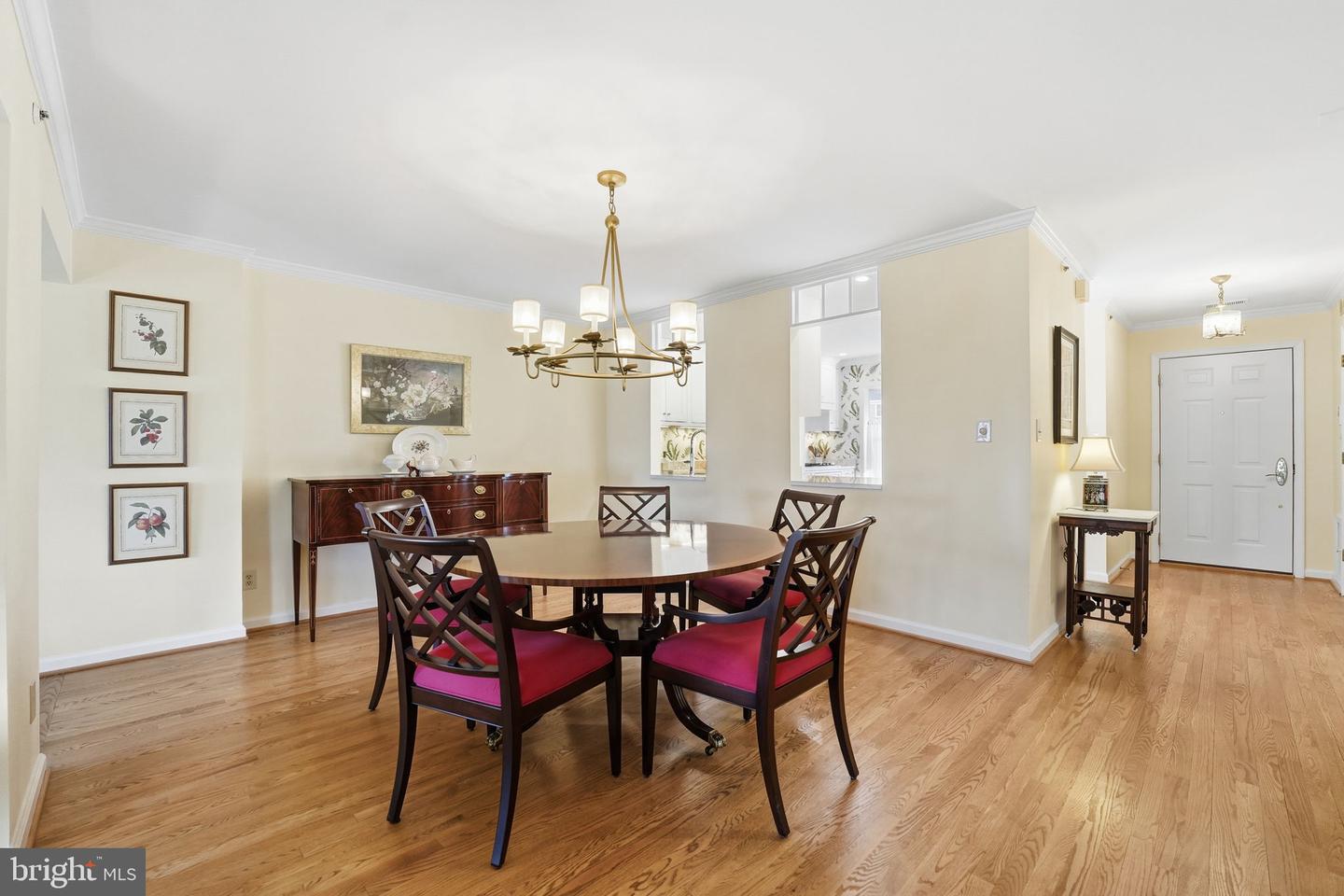 207-A LOCUST ST SE, VIENNA, Virginia 22180, 3 Bedrooms Bedrooms, ,2 BathroomsBathrooms,Residential,For sale,207-A LOCUST ST SE,VAFX2287608 MLS # VAFX2287608