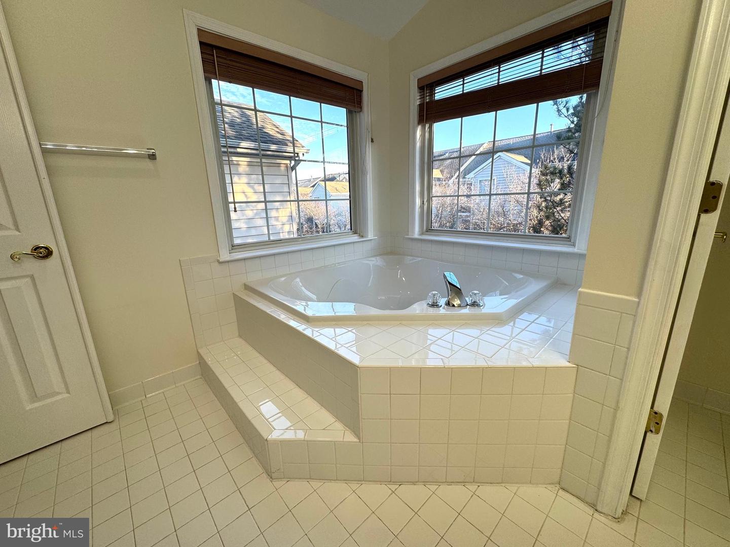 12915 STARTERS LANE, FAIRFAX, Virginia 22033, 3 Bedrooms Bedrooms, ,2 BathroomsBathrooms,Residential,For sale,12915 STARTERS LANE,VAFX2287728 MLS # VAFX2287728