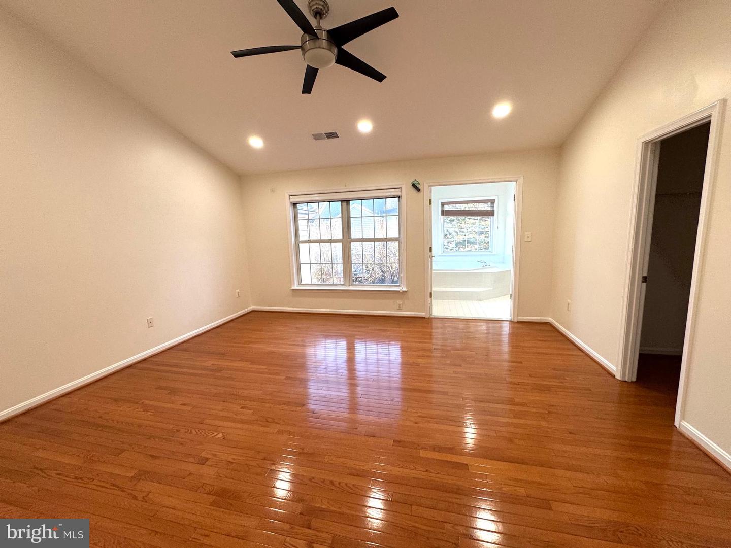 12915 STARTERS LANE, FAIRFAX, Virginia 22033, 3 Bedrooms Bedrooms, ,2 BathroomsBathrooms,Residential,For sale,12915 STARTERS LANE,VAFX2287728 MLS # VAFX2287728