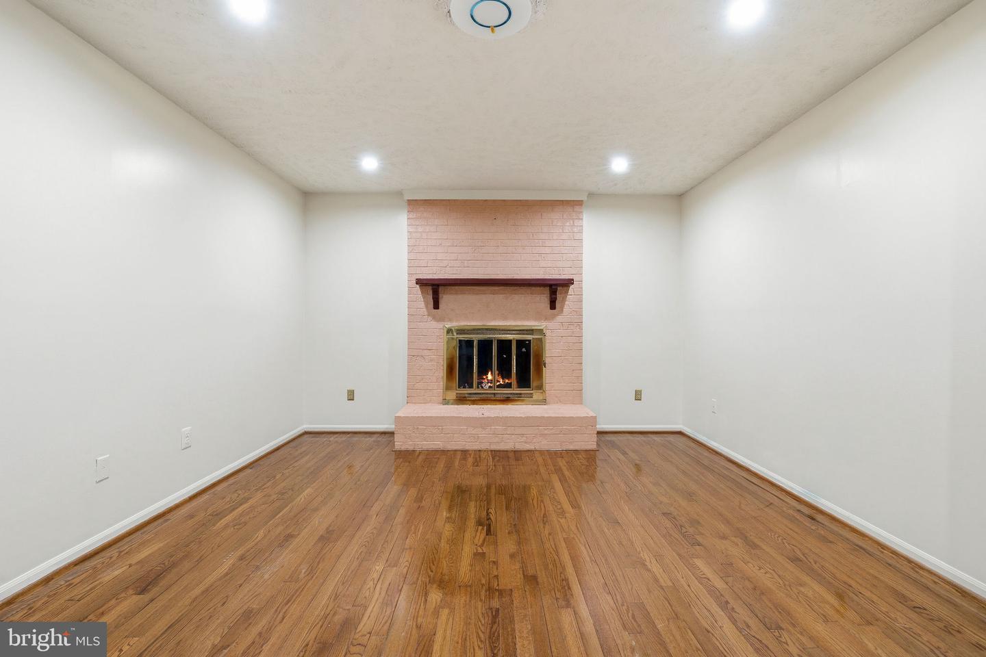 4482 EDSALL DR, WOODBRIDGE, Virginia 22193, 4 Bedrooms Bedrooms, ,3 BathroomsBathrooms,Residential,For sale,4482 EDSALL DR,VAPW2111388 MLS # VAPW2111388