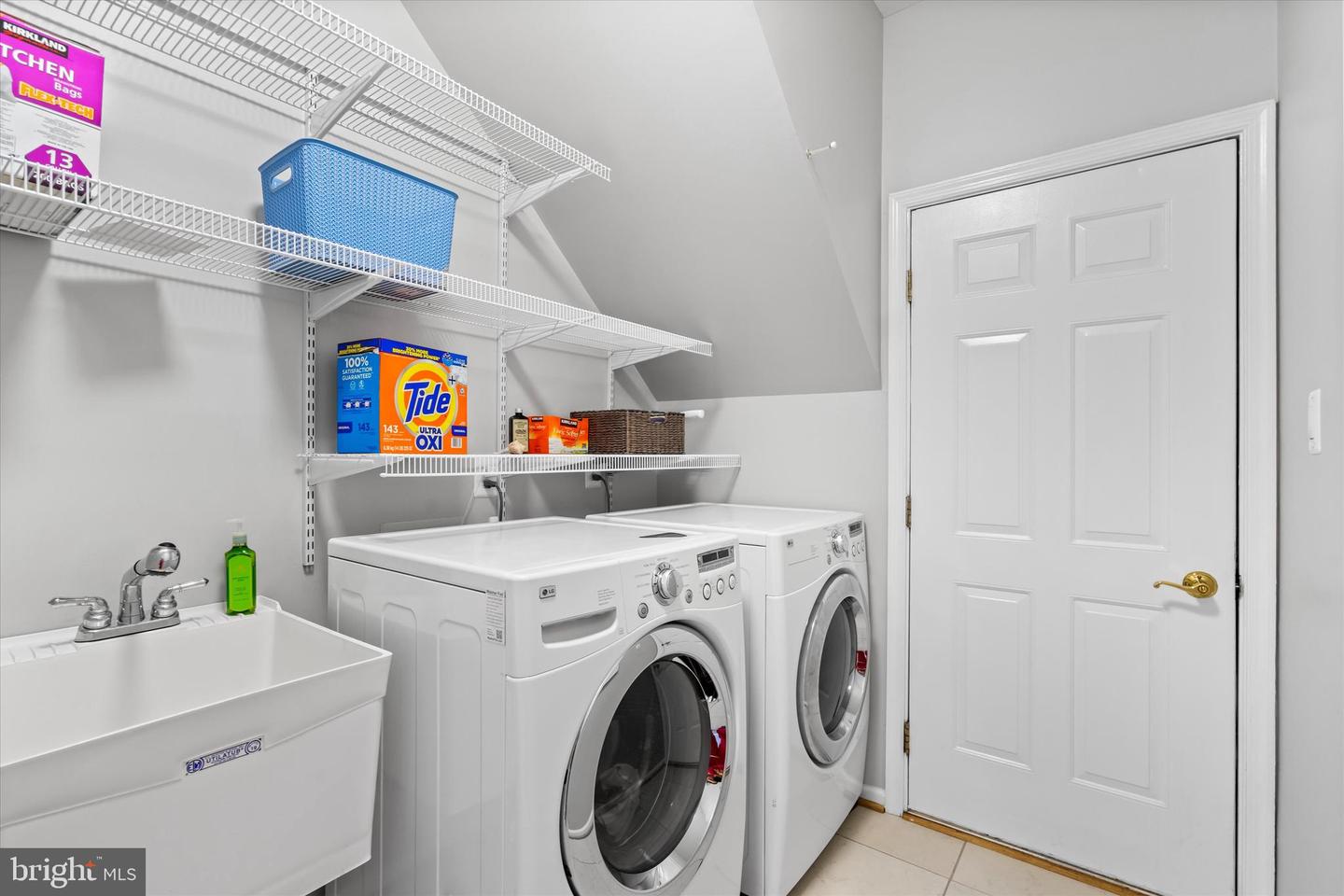 12524 PHILMONT DR, HERNDON, Virginia 20170, 5 Bedrooms Bedrooms, ,3 BathroomsBathrooms,Residential,For sale,12524 PHILMONT DR,VAFX2287814 MLS # VAFX2287814