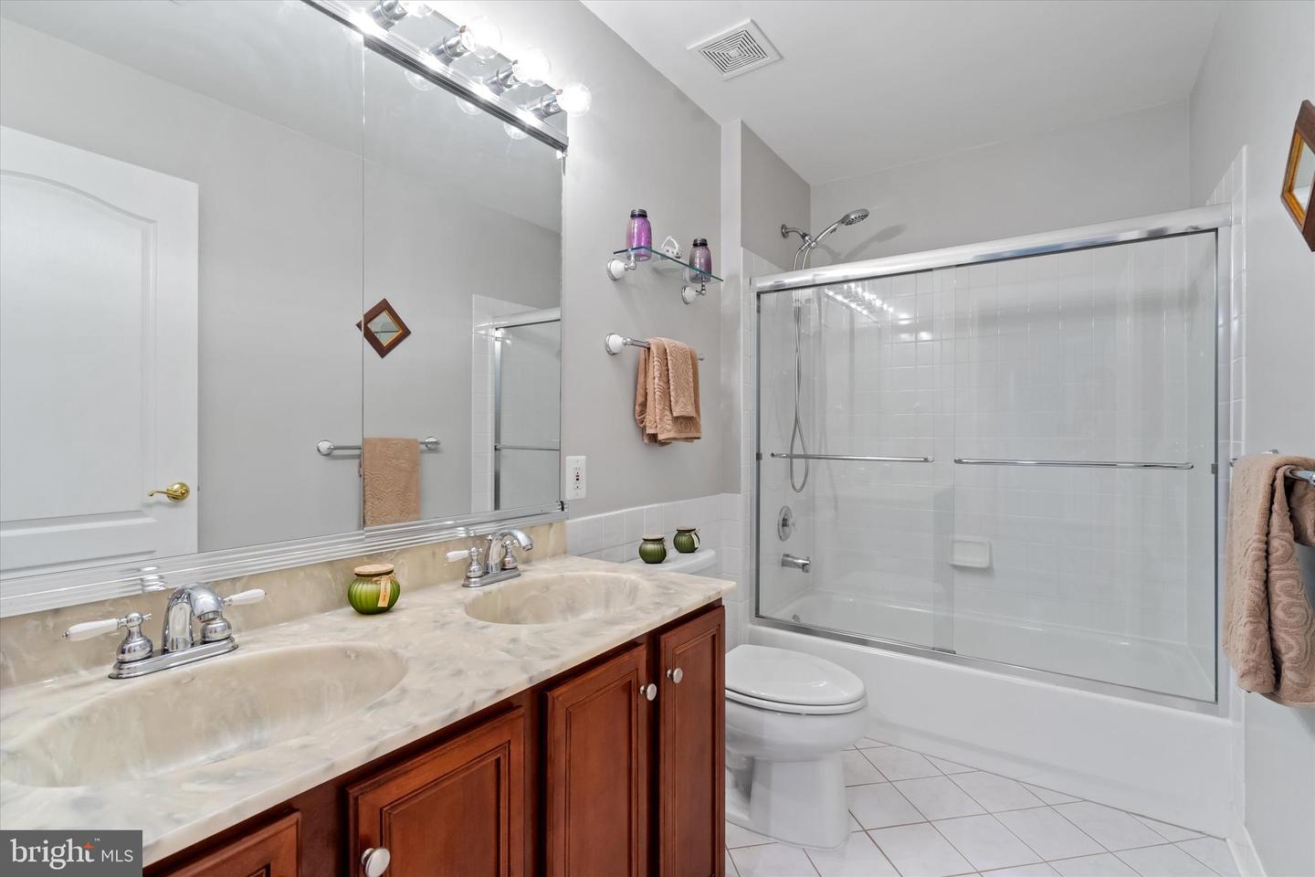 12524 PHILMONT DR, HERNDON, Virginia 20170, 5 Bedrooms Bedrooms, ,3 BathroomsBathrooms,Residential,For sale,12524 PHILMONT DR,VAFX2287814 MLS # VAFX2287814