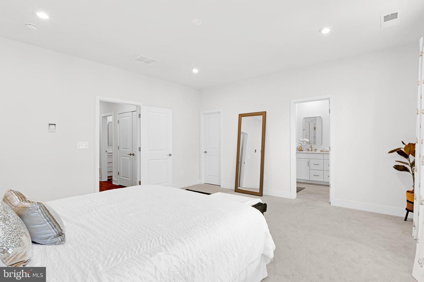 13725 AVIATION PL, HERNDON, Virginia 20171, 4 Bedrooms Bedrooms, ,3 BathroomsBathrooms,Residential,For sale,13725 AVIATION PL,VAFX2287924 MLS # VAFX2287924