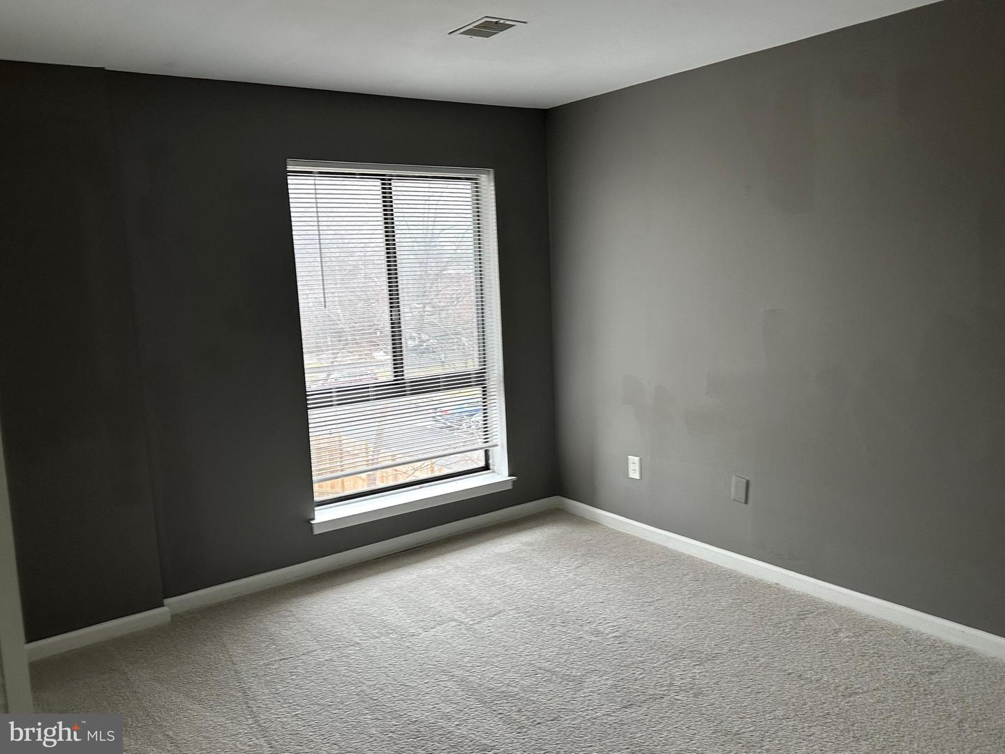 545 FLORIDA AVE #203, HERNDON, Virginia 20170, 1 Bedroom Bedrooms, ,1 BathroomBathrooms,Residential,For sale,545 FLORIDA AVE #203,VAFX2288194 MLS # VAFX2288194