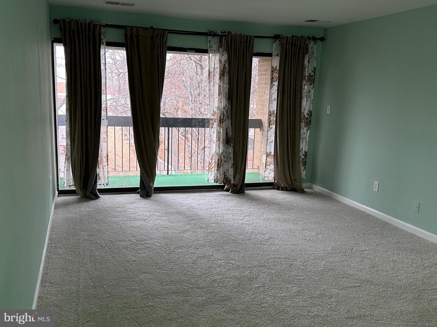 545 FLORIDA AVE #203, HERNDON, Virginia 20170, 1 Bedroom Bedrooms, ,1 BathroomBathrooms,Residential,For sale,545 FLORIDA AVE #203,VAFX2288194 MLS # VAFX2288194