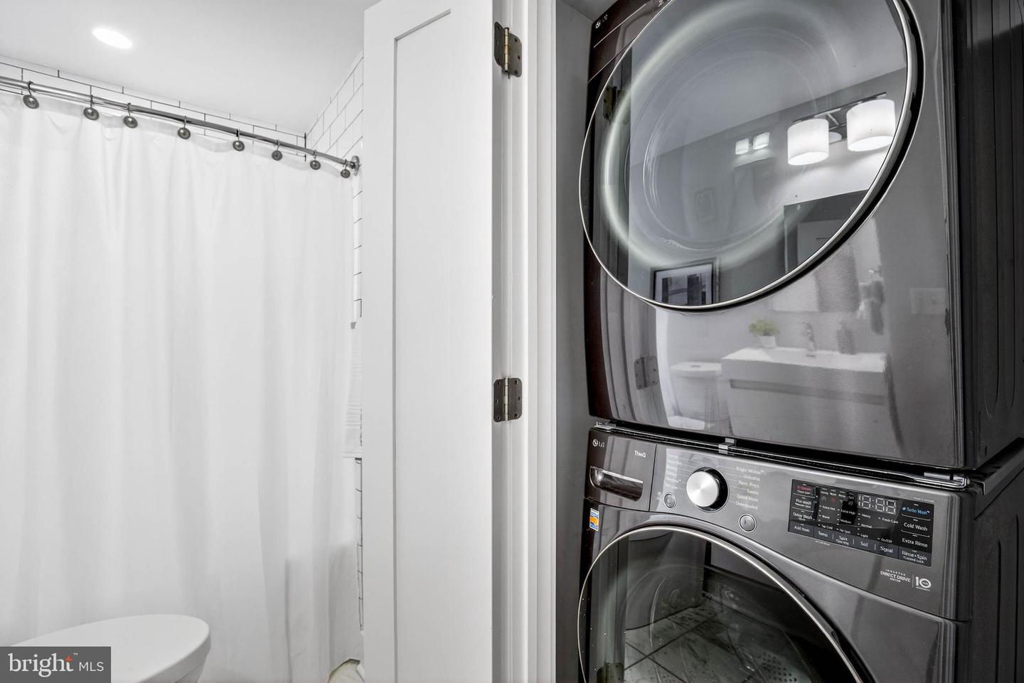 1516 K ST SE #2C, WASHINGTON, District Of Columbia 20003, 2 Bedrooms Bedrooms, ,1 BathroomBathrooms,Residential,For sale,1516 K ST SE #2C,DCDC2243998 MLS # DCDC2243998