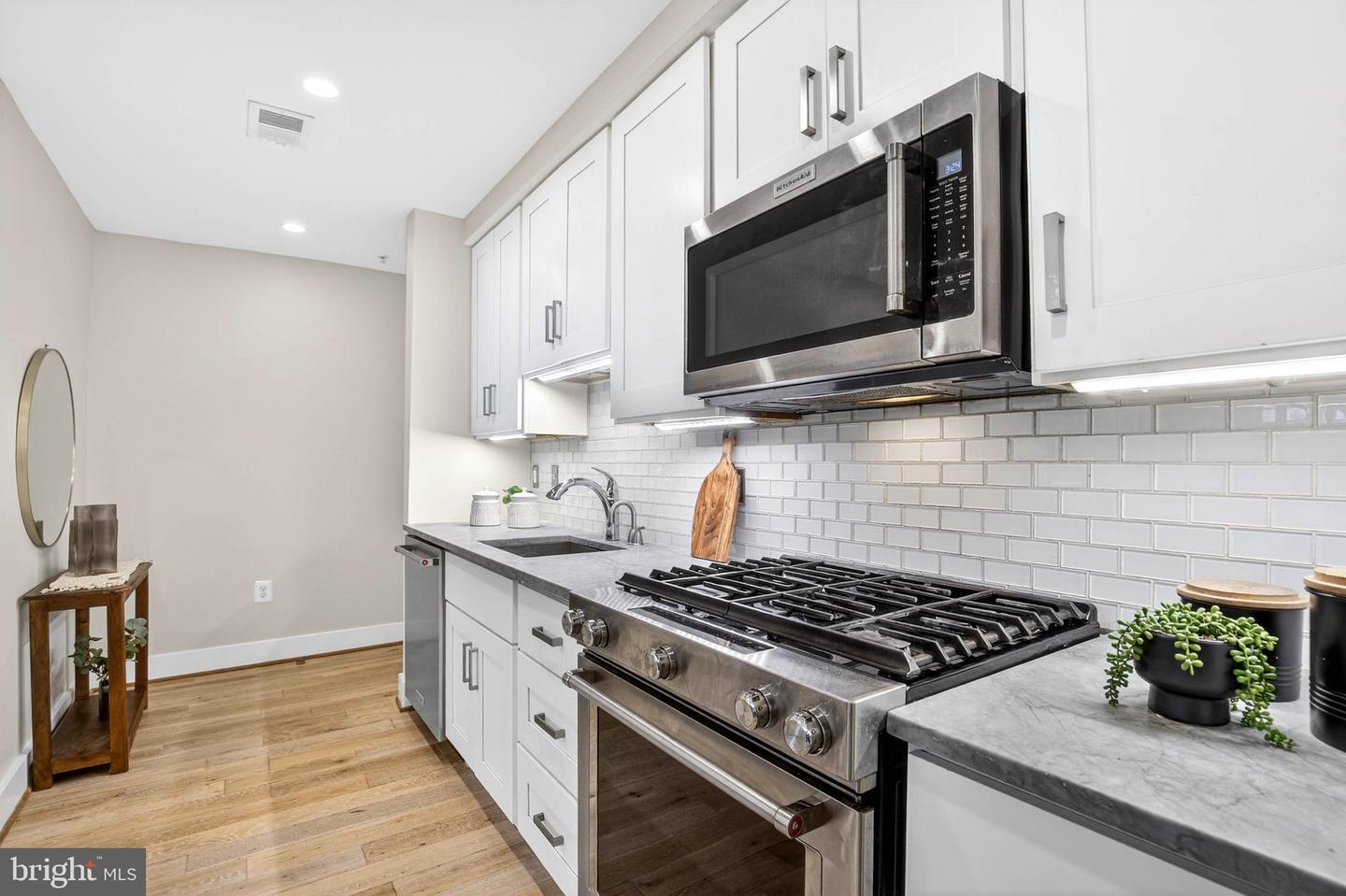 1516 K ST SE #2C, WASHINGTON, District Of Columbia 20003, 2 Bedrooms Bedrooms, ,1 BathroomBathrooms,Residential,For sale,1516 K ST SE #2C,DCDC2243998 MLS # DCDC2243998