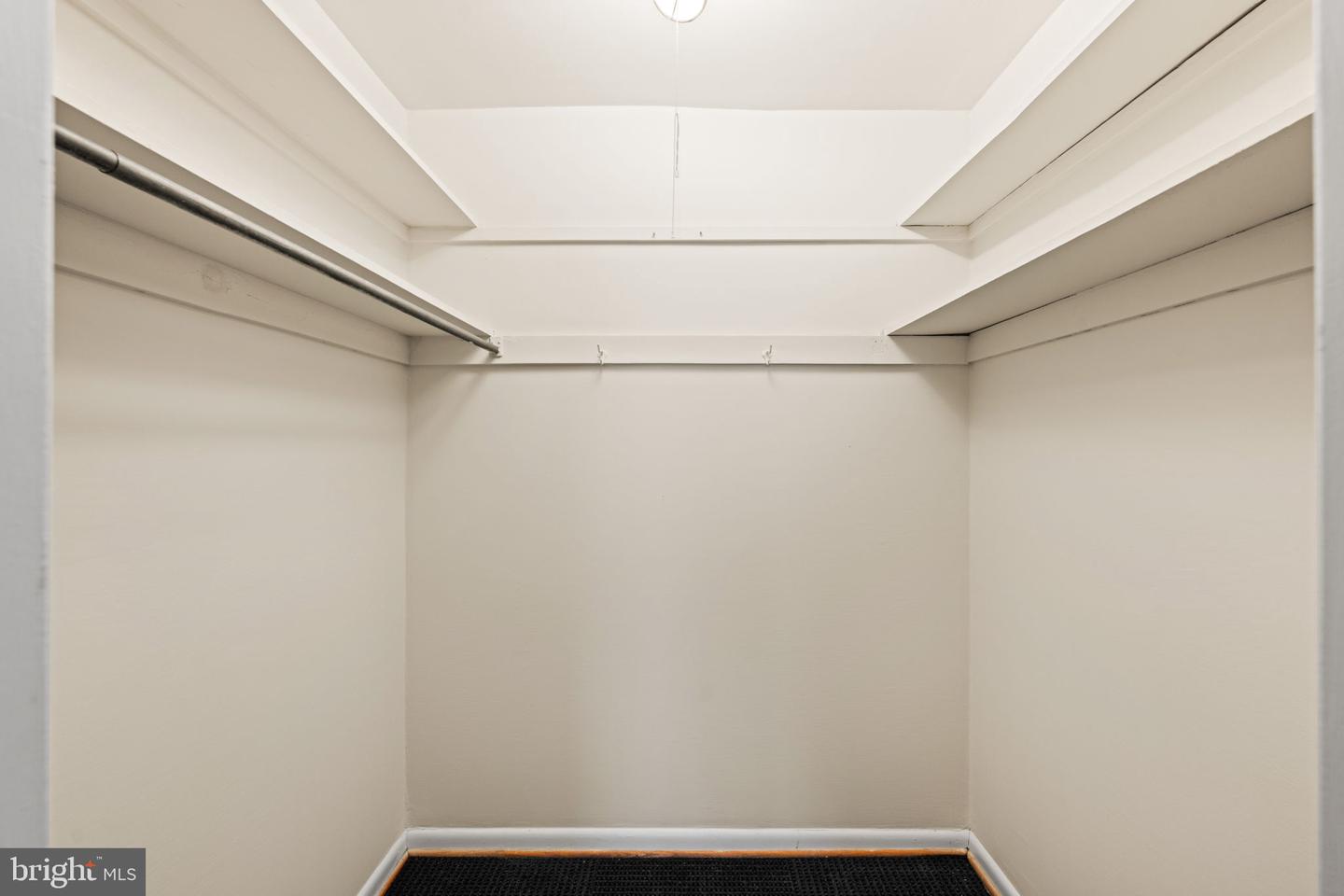 301 N BEAUREGARD ST #604, ALEXANDRIA, Virginia 22312, 3 Bedrooms Bedrooms, ,2 BathroomsBathrooms,Residential,For sale,301 N BEAUREGARD ST #604,VAAX2053668 MLS # VAAX2053668