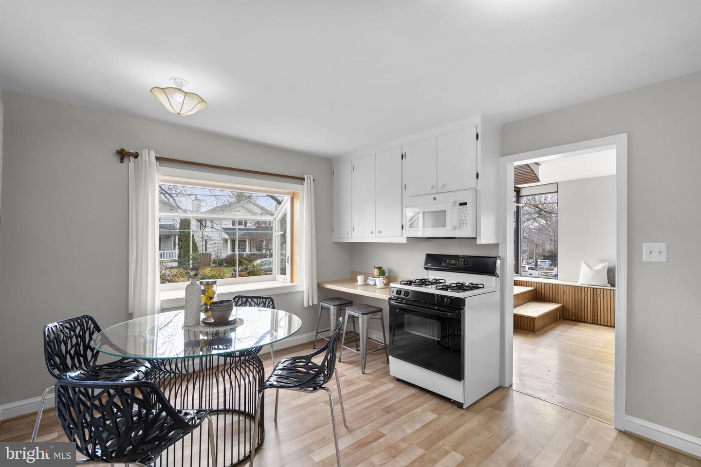 5713 6TH ST N, ARLINGTON, Virginia 22205, 3 Bedrooms Bedrooms, ,2 BathroomsBathrooms,Residential,For sale,5713 6TH ST N,VAAR2068326 MLS # VAAR2068326