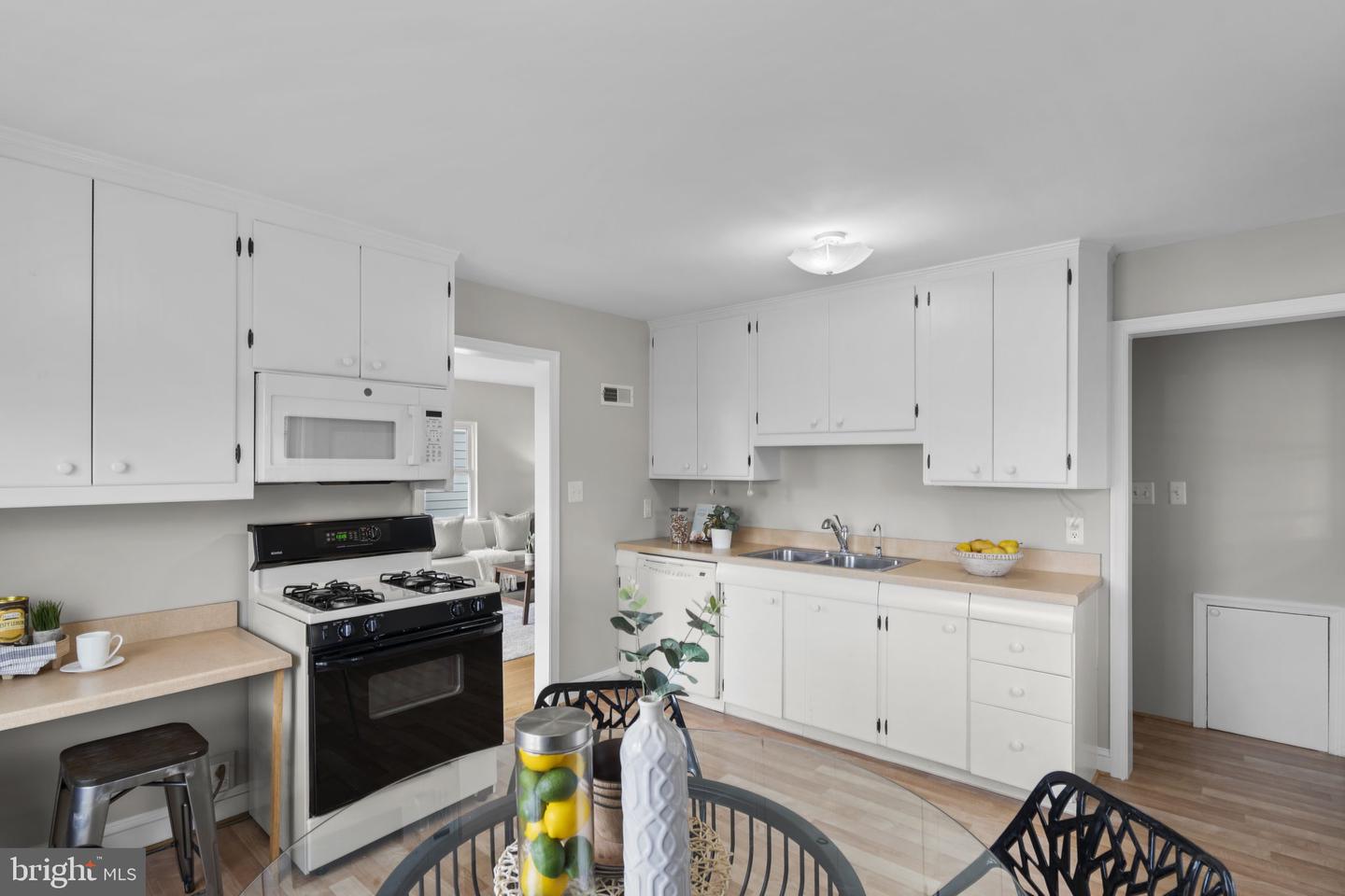 5713 6TH ST N, ARLINGTON, Virginia 22205, 3 Bedrooms Bedrooms, ,2 BathroomsBathrooms,Residential,For sale,5713 6TH ST N,VAAR2068326 MLS # VAAR2068326