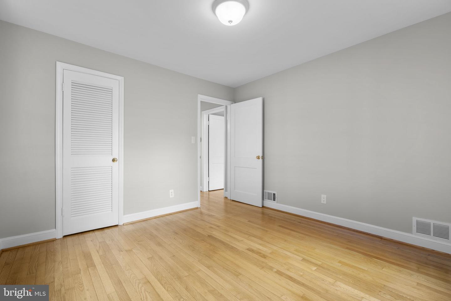 5713 6TH ST N, ARLINGTON, Virginia 22205, 3 Bedrooms Bedrooms, ,2 BathroomsBathrooms,Residential,For sale,5713 6TH ST N,VAAR2068326 MLS # VAAR2068326