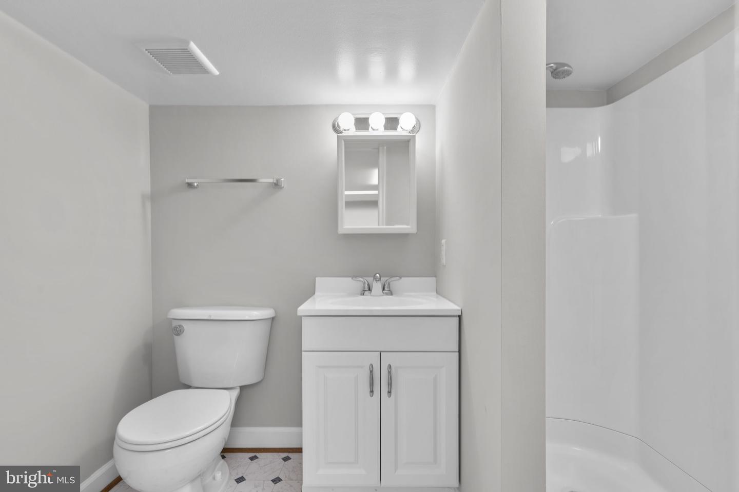 5713 6TH ST N, ARLINGTON, Virginia 22205, 3 Bedrooms Bedrooms, ,2 BathroomsBathrooms,Residential,For sale,5713 6TH ST N,VAAR2068326 MLS # VAAR2068326