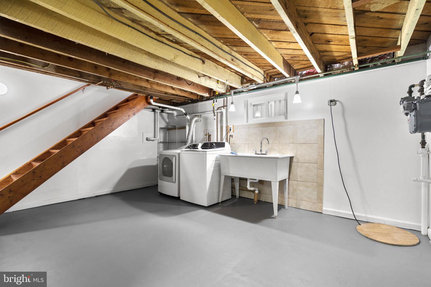 5713 6TH ST N, ARLINGTON, Virginia 22205, 3 Bedrooms Bedrooms, ,2 BathroomsBathrooms,Residential,For sale,5713 6TH ST N,VAAR2068326 MLS # VAAR2068326